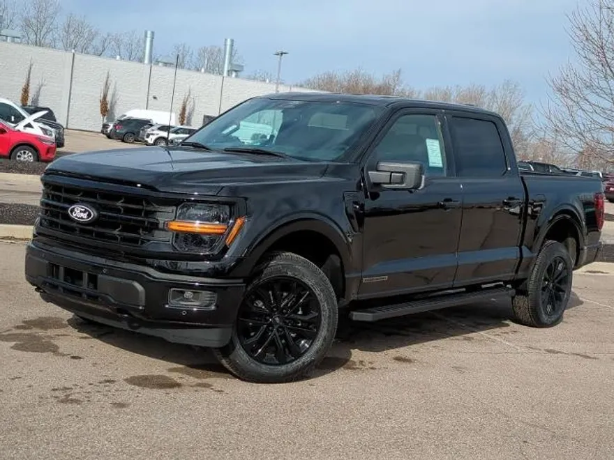 2025 Ford F-150 XLT photo 1