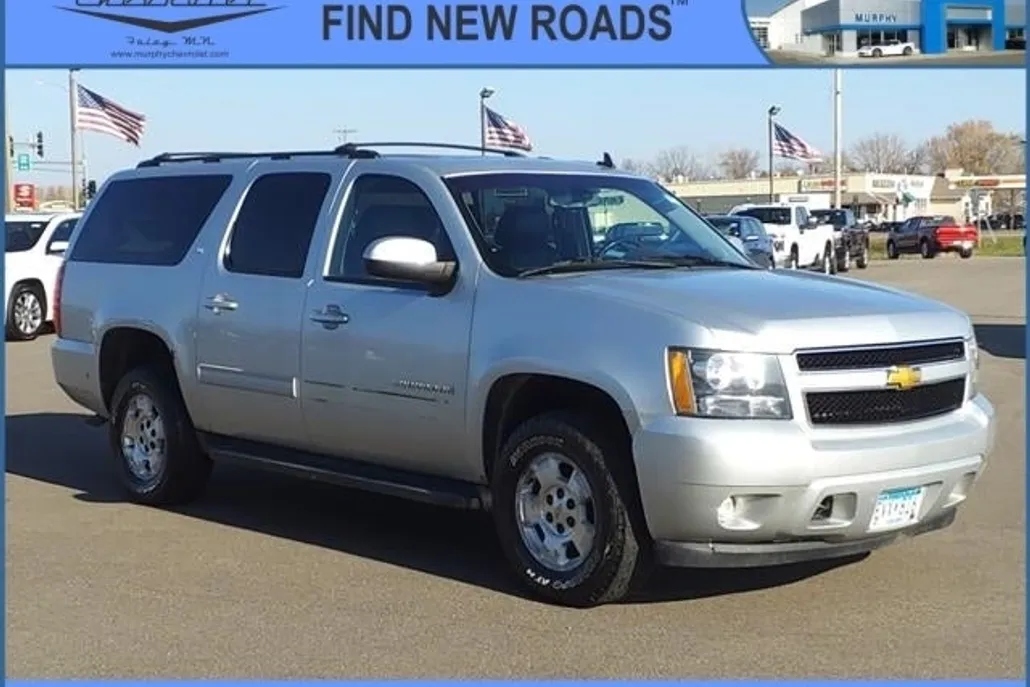 2012 Chevrolet Suburban LT photo 1