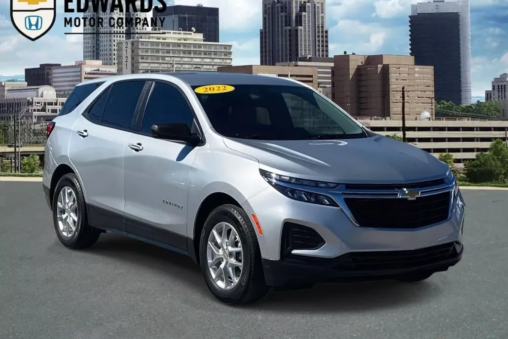 2022 Chevrolet Equinox LS photo 1