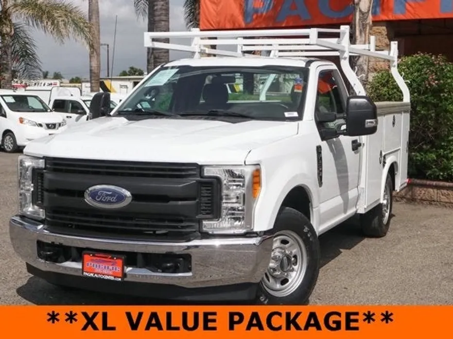 2017 Ford F-250 XL photo 1
