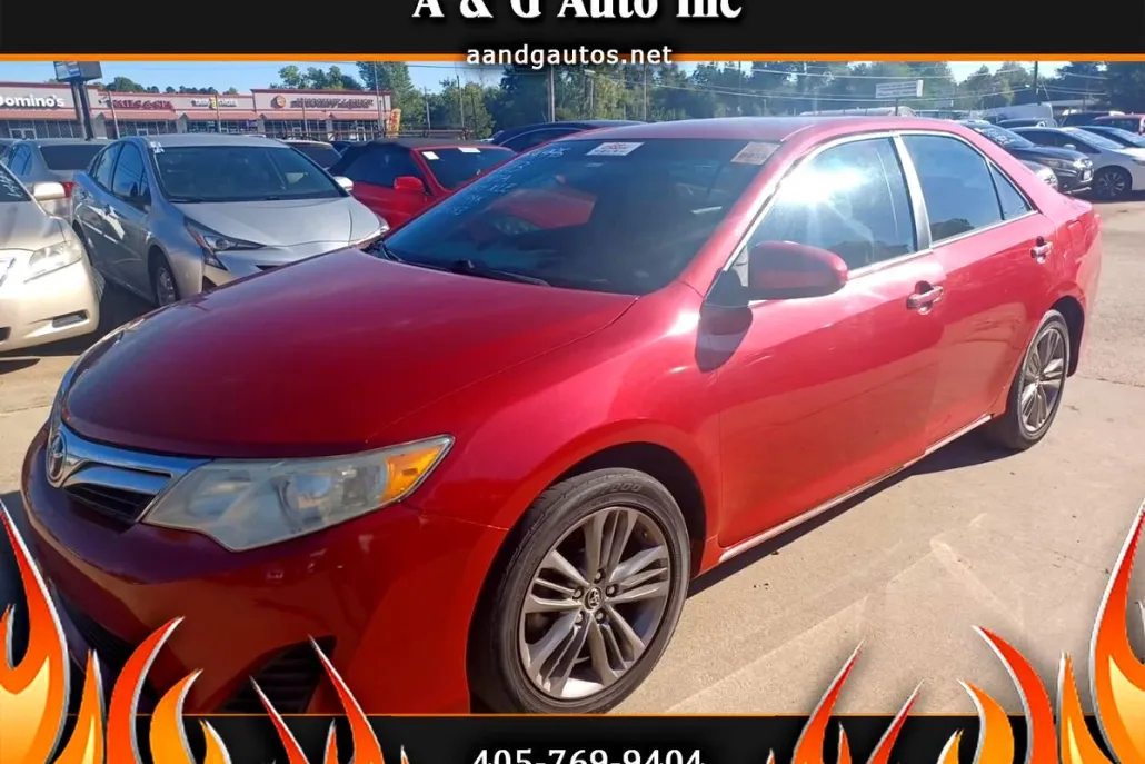 2013 Toyota Camry XLE photo 1