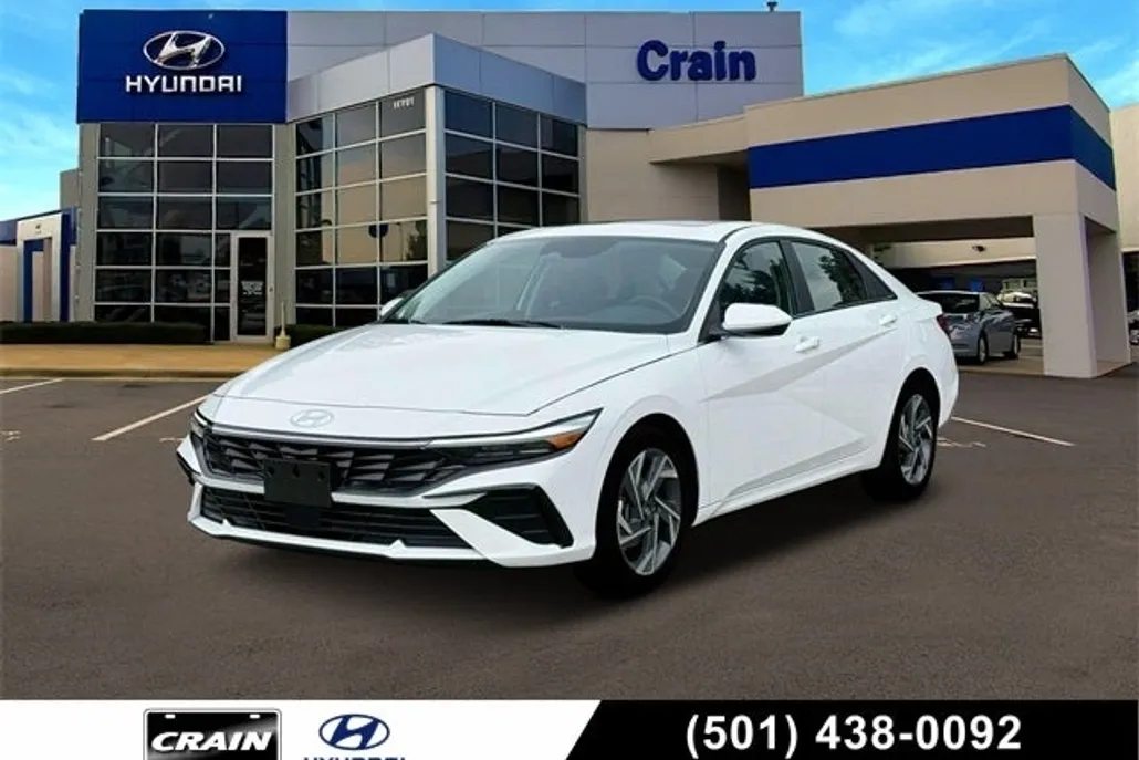 2025 Hyundai Elantra SEL Convenience photo 1