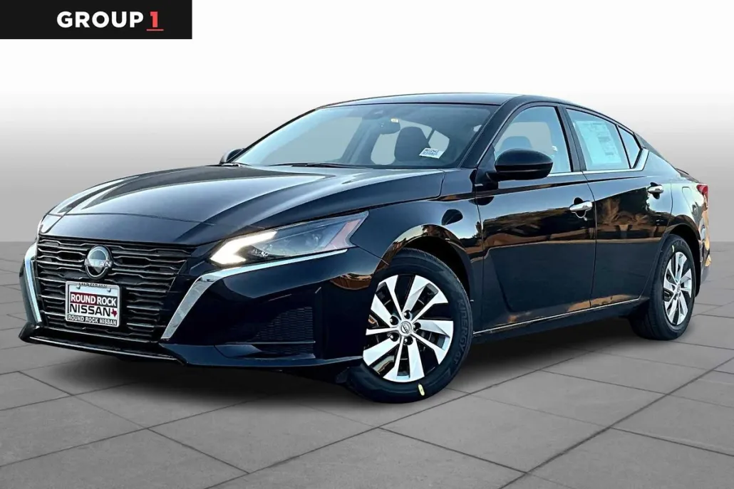 2025 Nissan Altima S photo 1