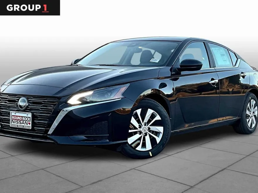 2025 Nissan Altima S photo 1