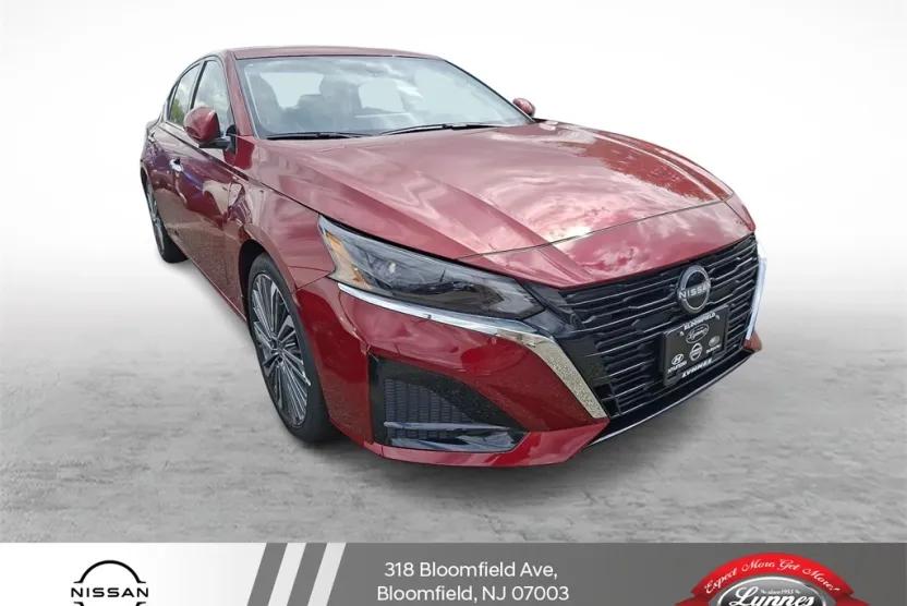 2025 Nissan Altima SL photo 1