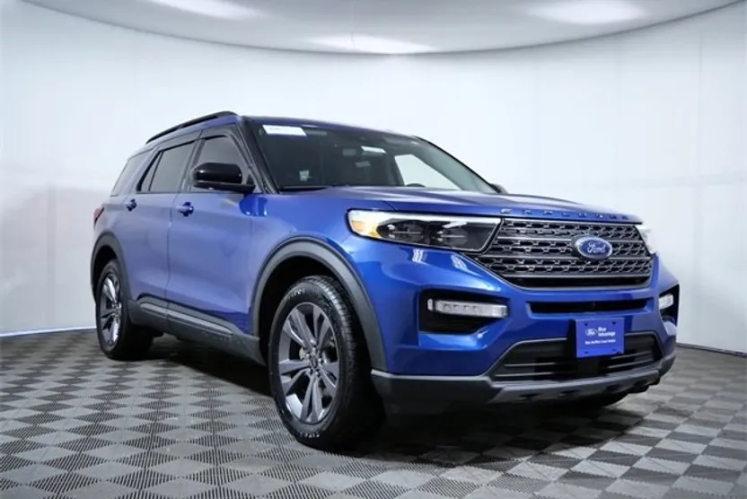 2022 Ford Explorer XLT photo 1