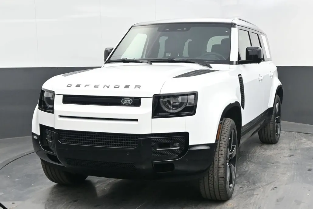2025 Land Rover Defender 110 X-Dynamic SE photo 1