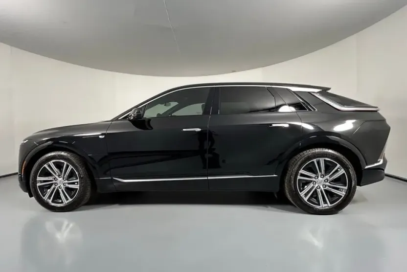 2024 Cadillac Lyriq Luxury photo 1