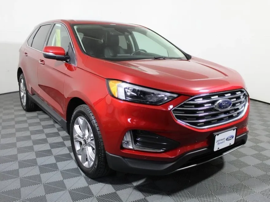 2024 Ford Edge Titanium photo 1
