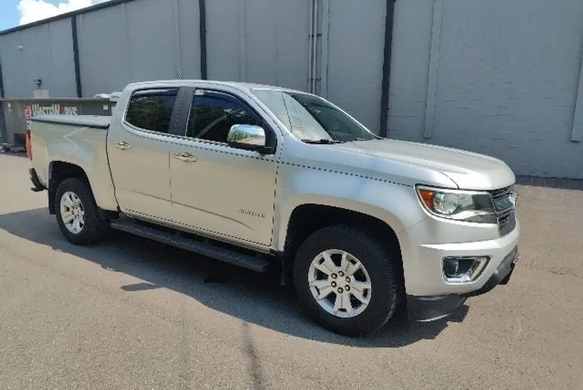 2017 Chevrolet Colorado LT photo 1