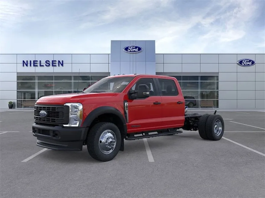 2025 Ford F-550 photo 1