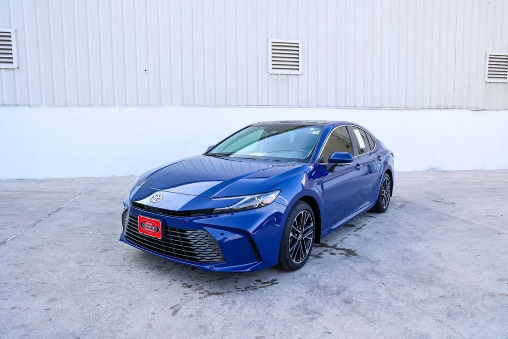 2025 Toyota Camry XLE photo 1