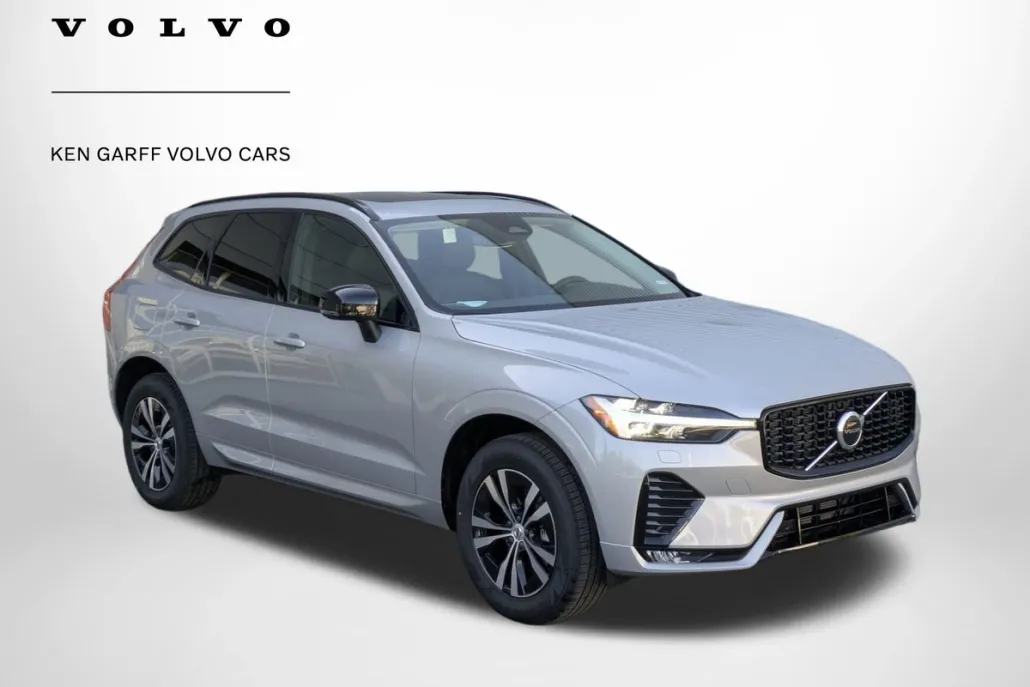 2025 Volvo XC60 Core photo 1
