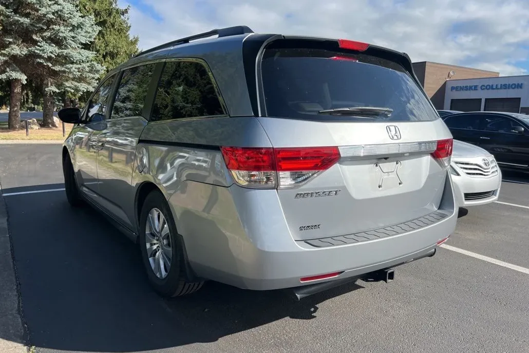 2016 Honda Odyssey EX-L photo 1