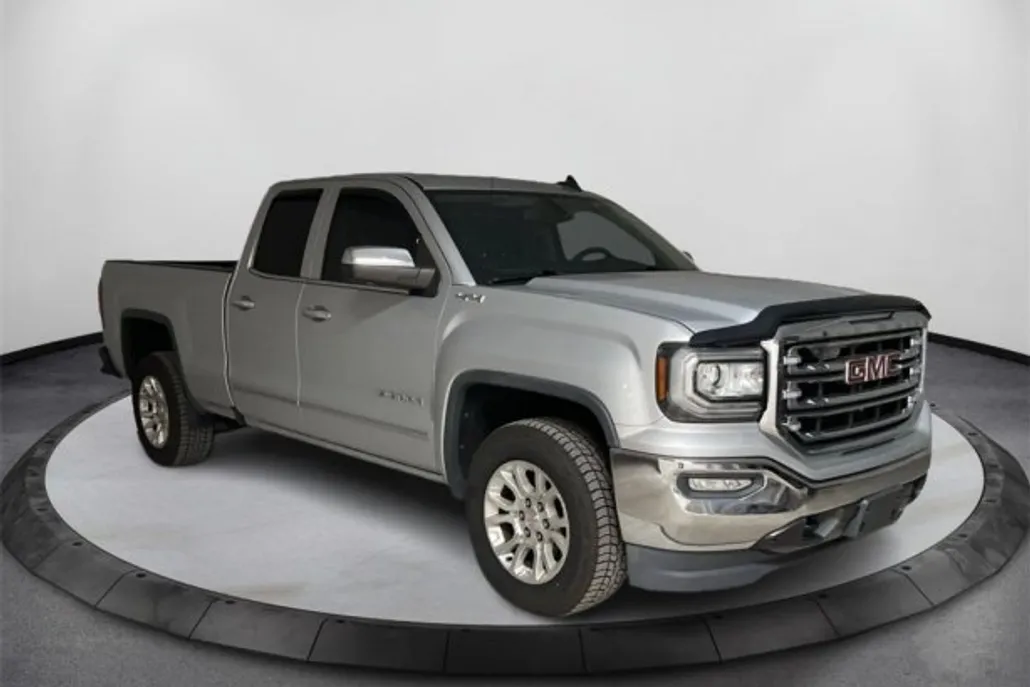 2017 Gmc Sierra SLT photo 1