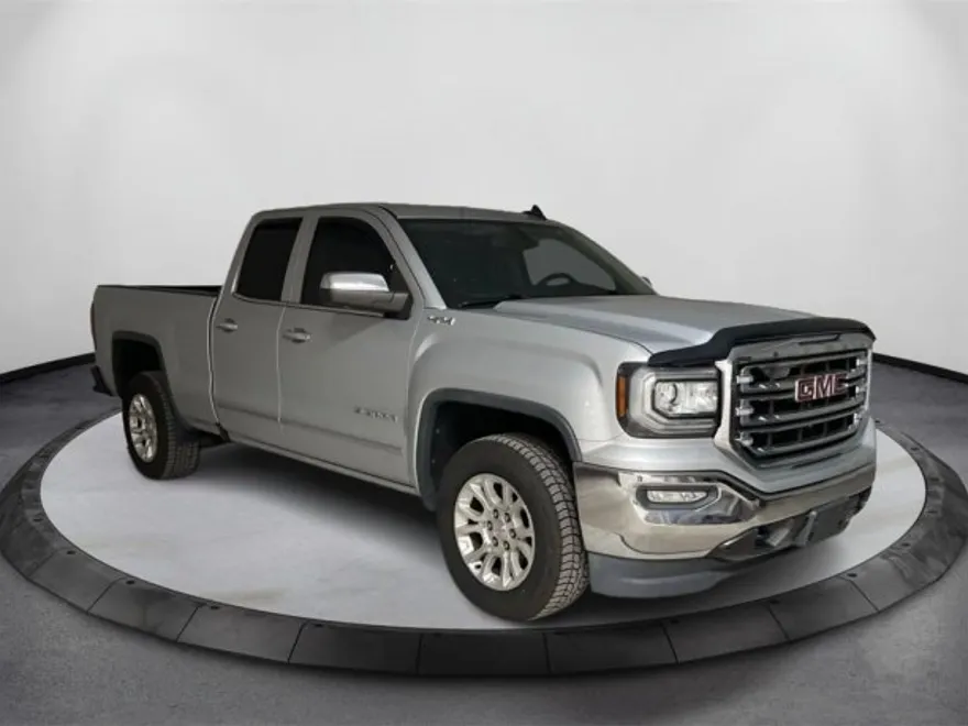 2017 Gmc Sierra SLT photo 1