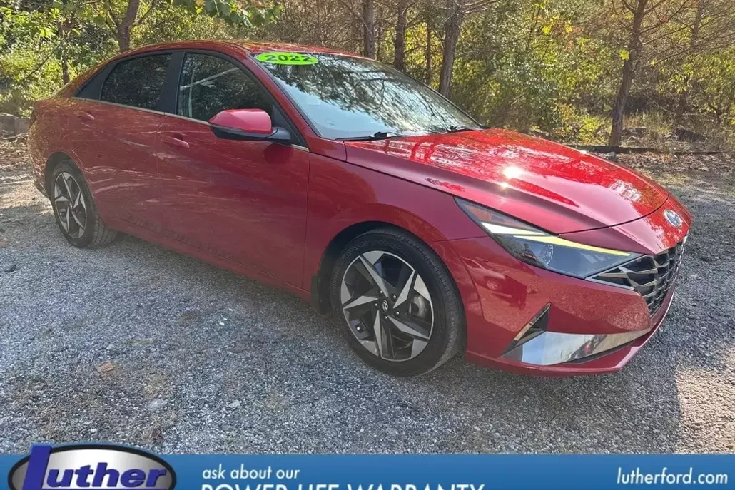2022 Hyundai Elantra SEL photo 1