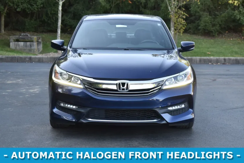2017 Honda Accord Sport photo 1