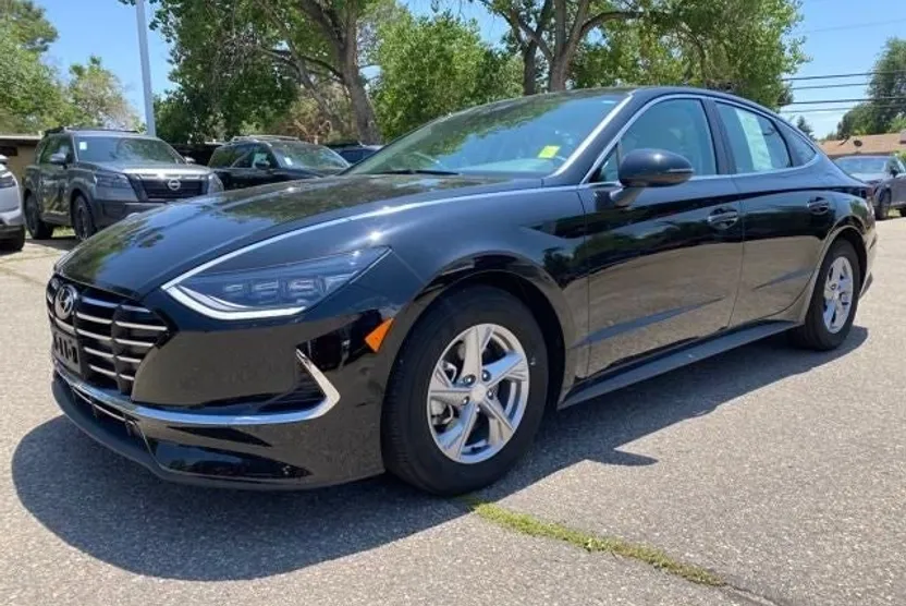 2023 Hyundai Sonata SE photo 1