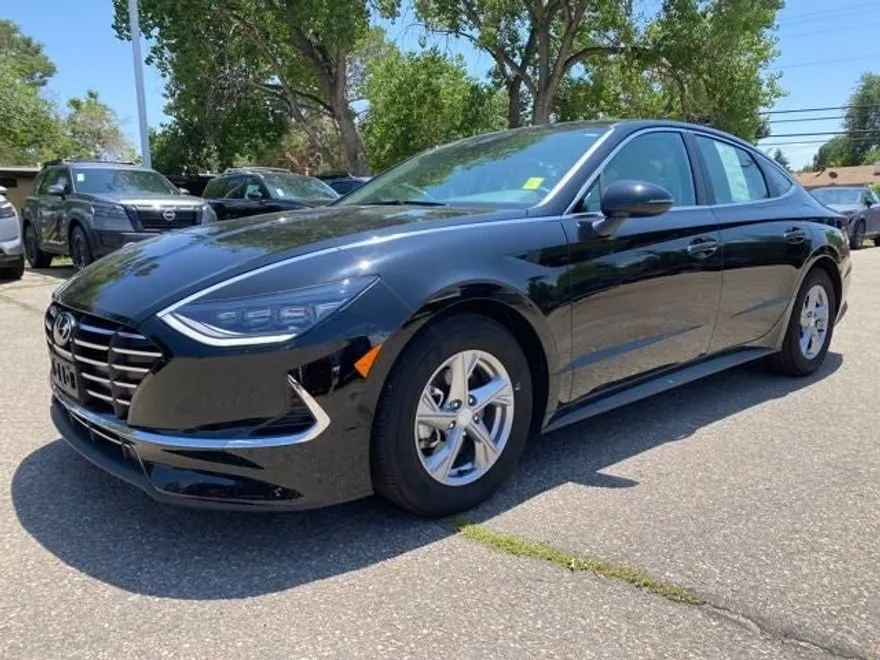 2023 Hyundai Sonata SE photo 1