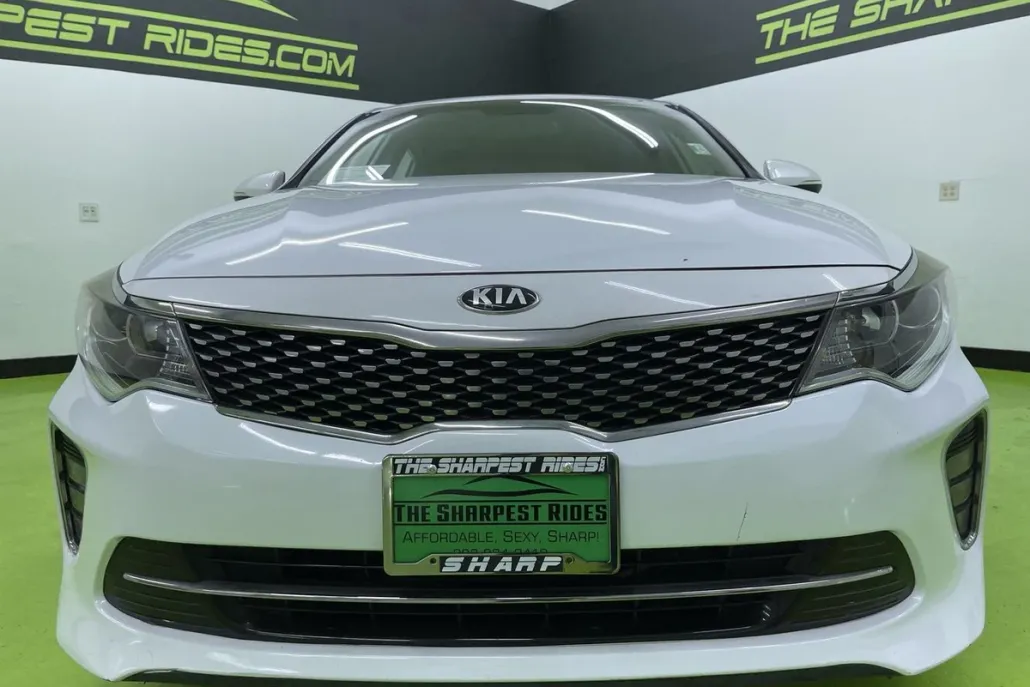 2018 Kia Optima S photo 1