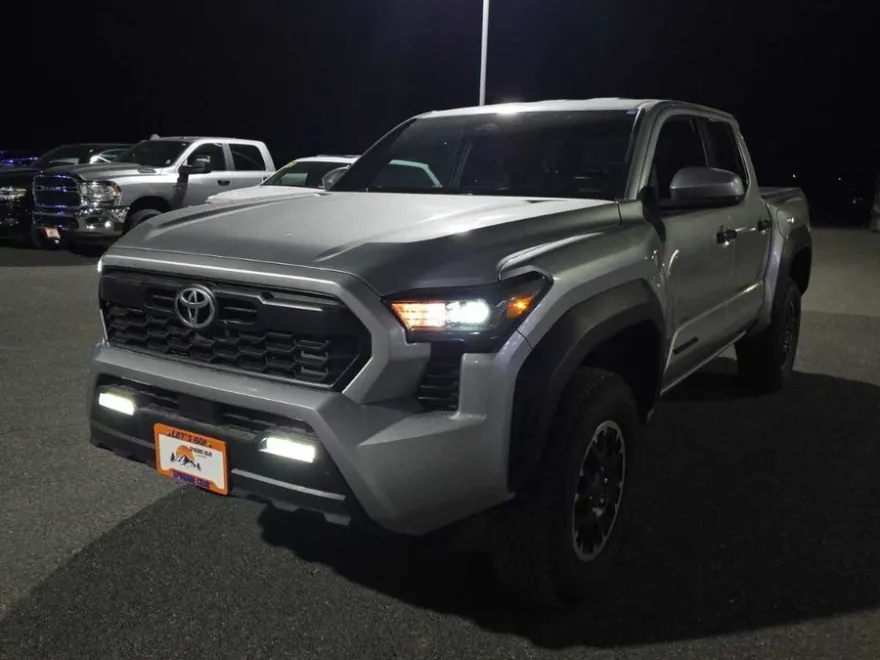 2024 Toyota Tacoma TRD photo 1