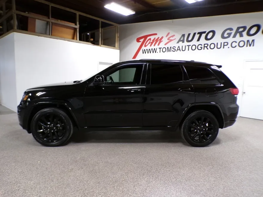 2021 Jeep Grand Cherokee Laredo X photo 1