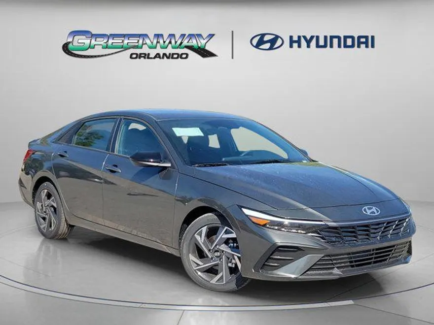 2025 Hyundai Elantra SEL Sport photo 1