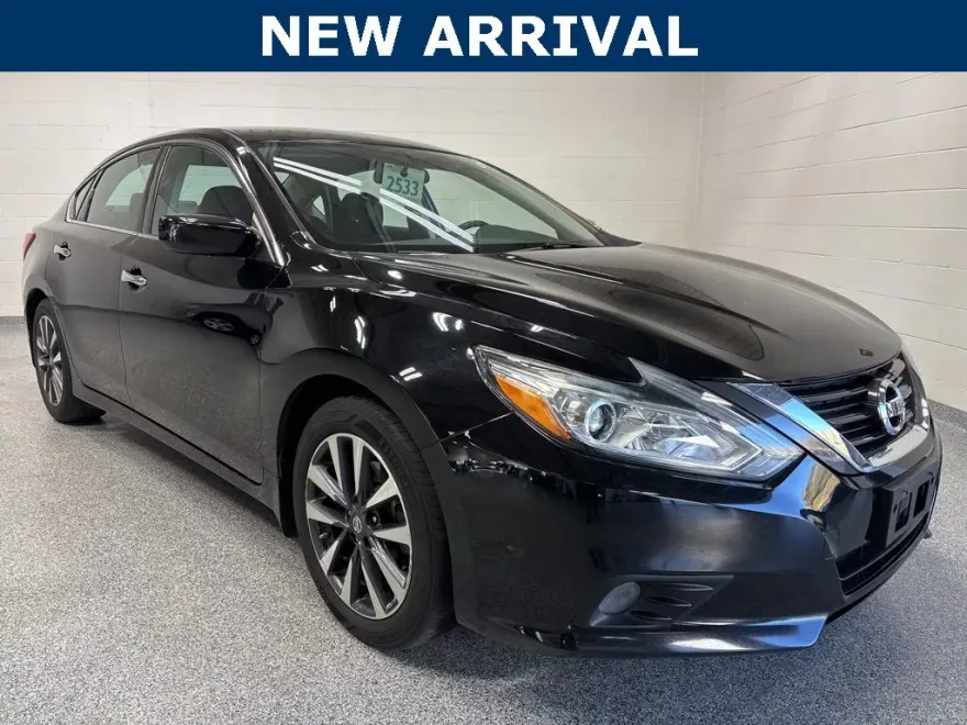 2016 Nissan Altima 2.5 SV photo 1