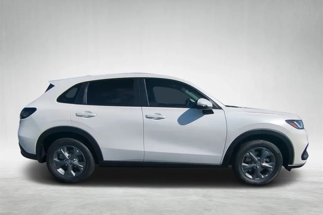 2026 Honda HR-V LX photo 1