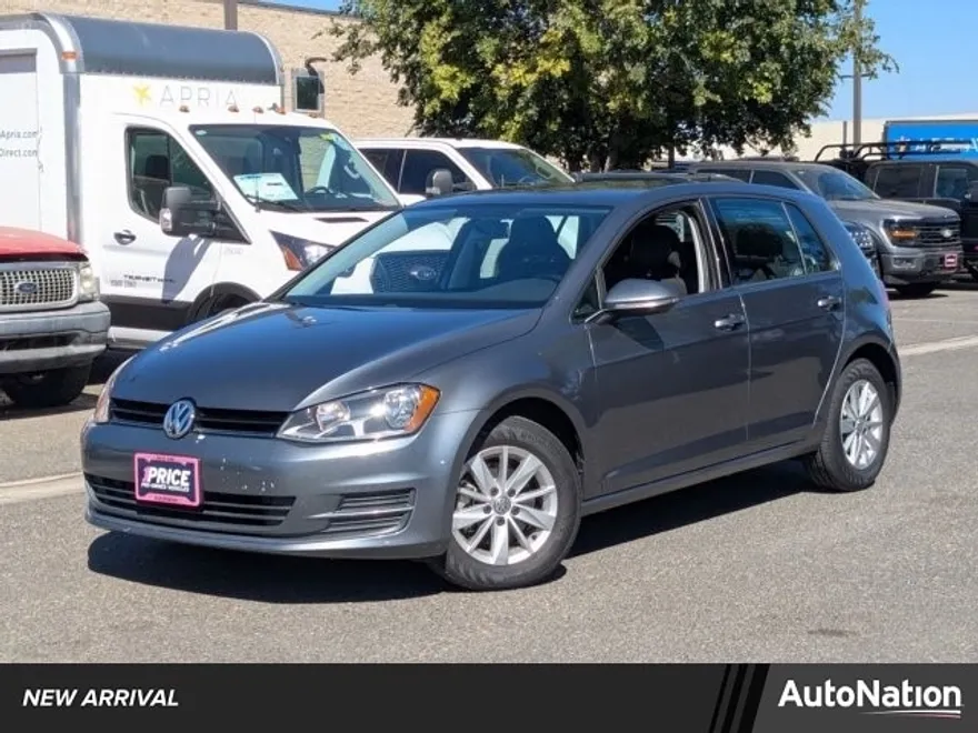 2015 Volkswagen Golf TSI S photo 1