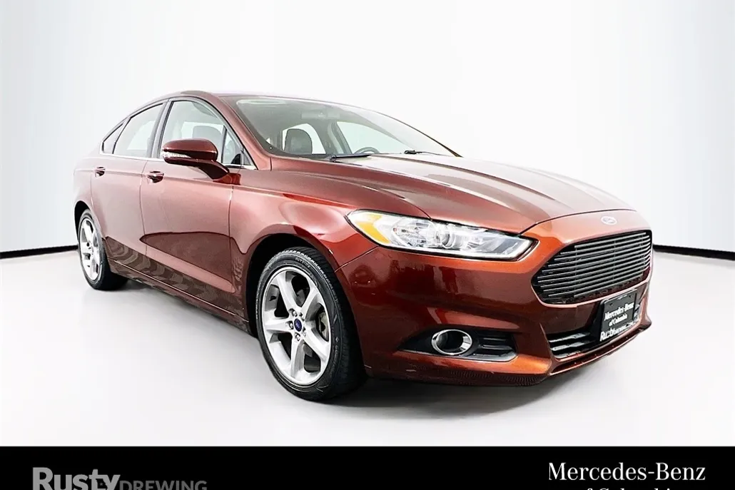 2016 Ford Fusion SE photo 1