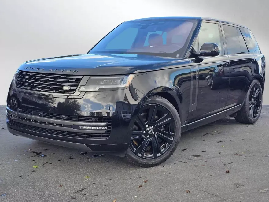 2023 Land Rover Range Rover SE photo 1