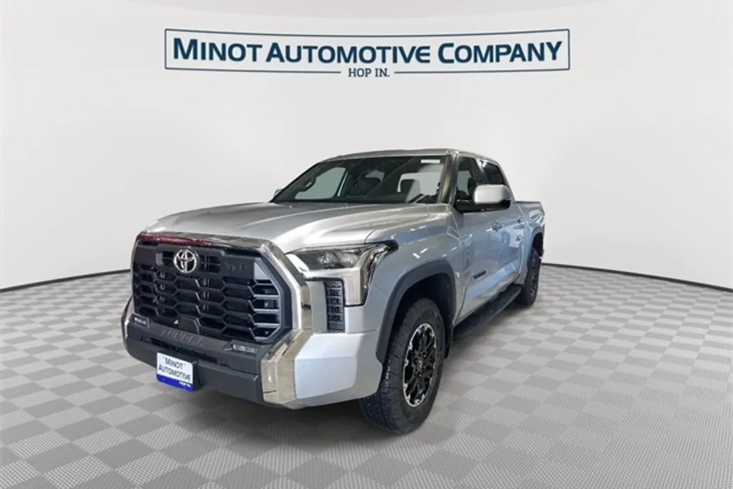 2026 Toyota Tundra SR5 CrewMax photo 1
