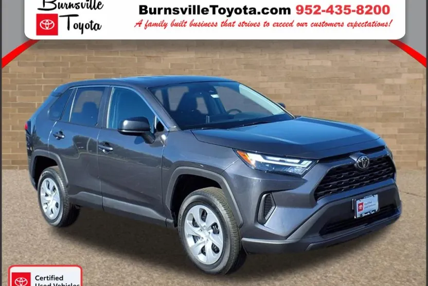2024 Toyota RAV4 LE photo 1