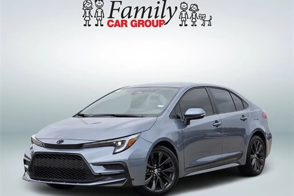 2024 Toyota Corolla SE photo 1