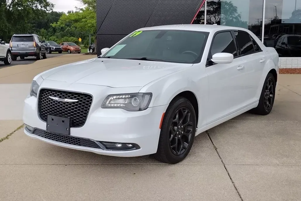 2019 Chrysler 300 S photo 1