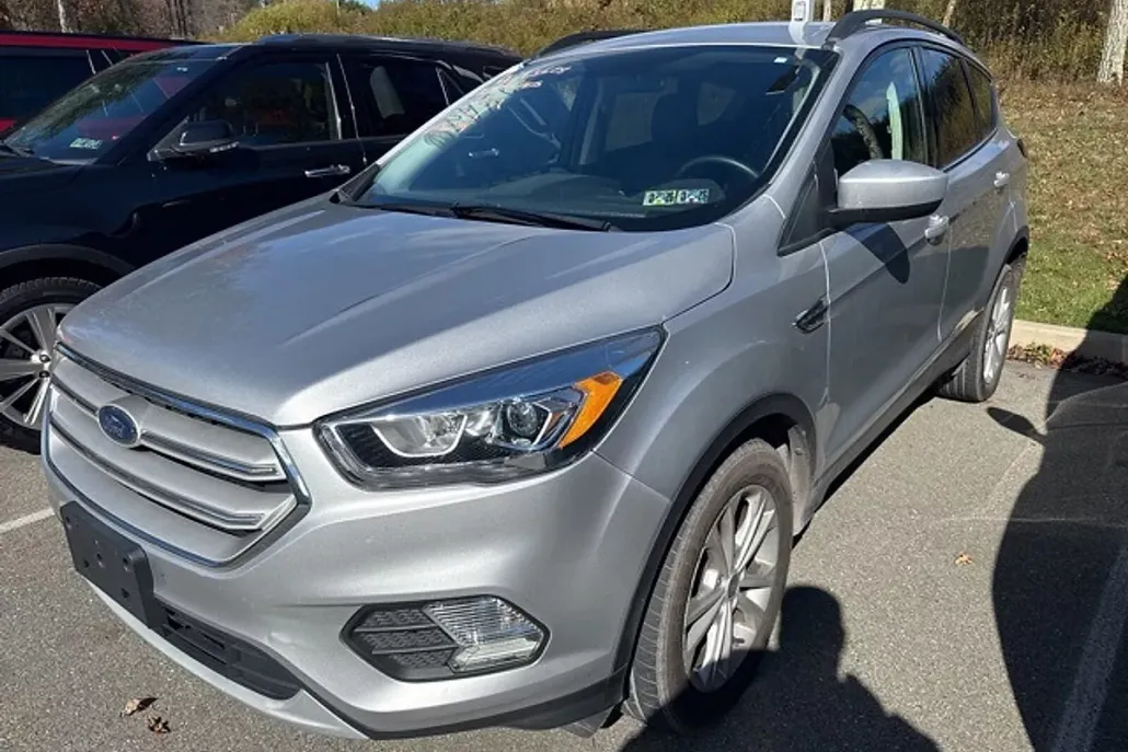 2019 Ford Escape SEL photo 1