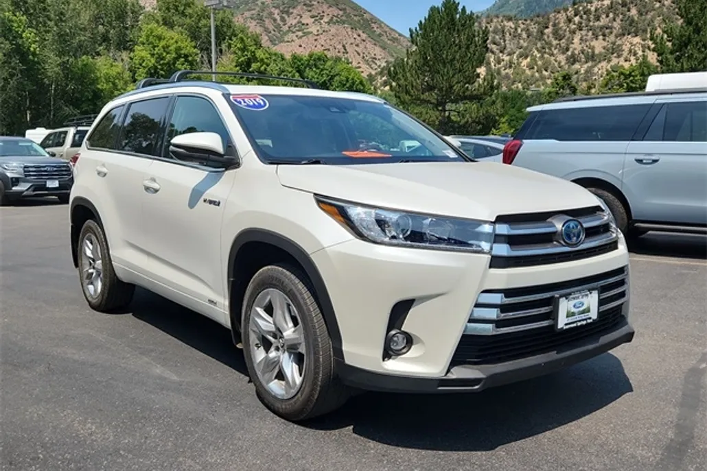 2019 Toyota Highlander Hybrid Limited photo 1