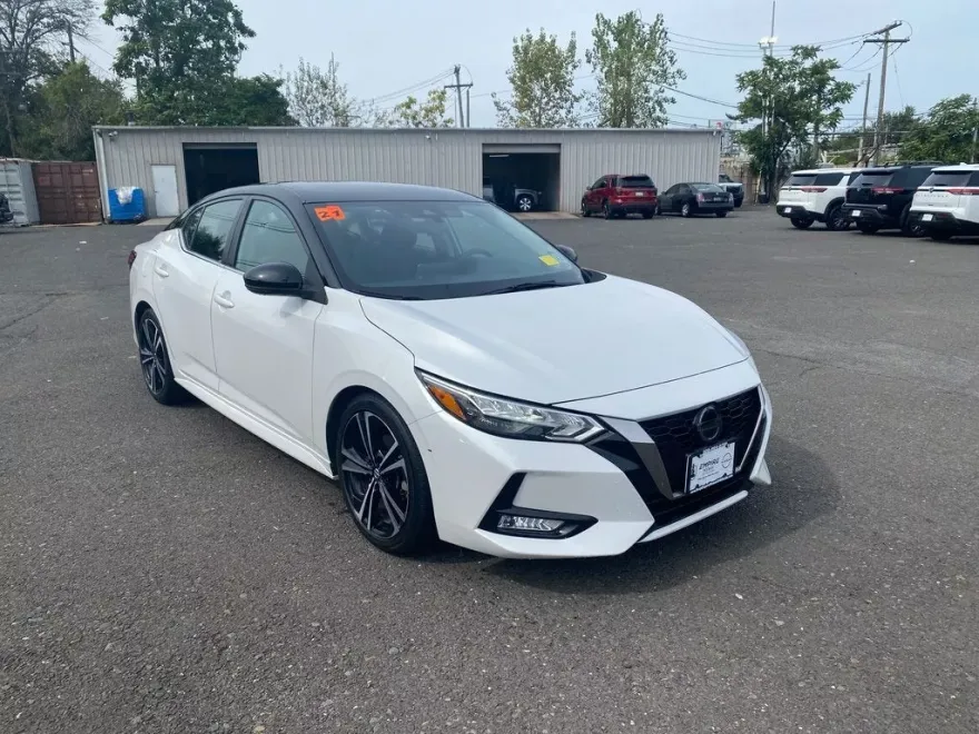2021 Nissan Sentra SR photo 1