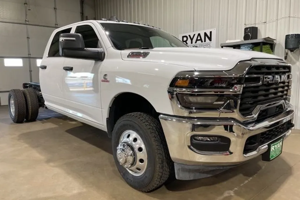 2025 Ram 3500 Tradesman photo 1