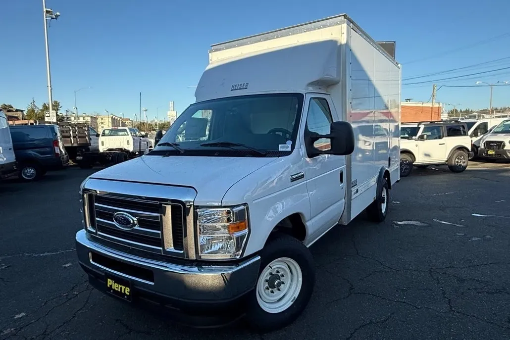 2025 Ford E-350 photo 1