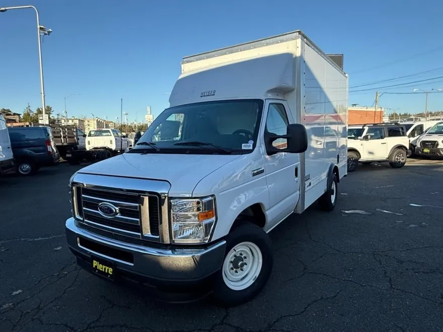 2025 Ford E-350 photo 1