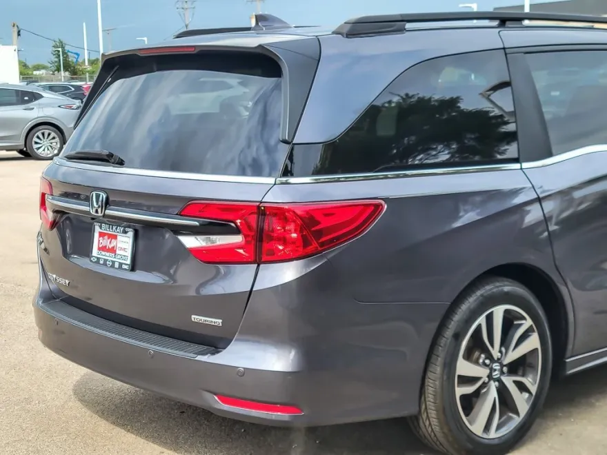 2023 Honda Odyssey Touring photo 1