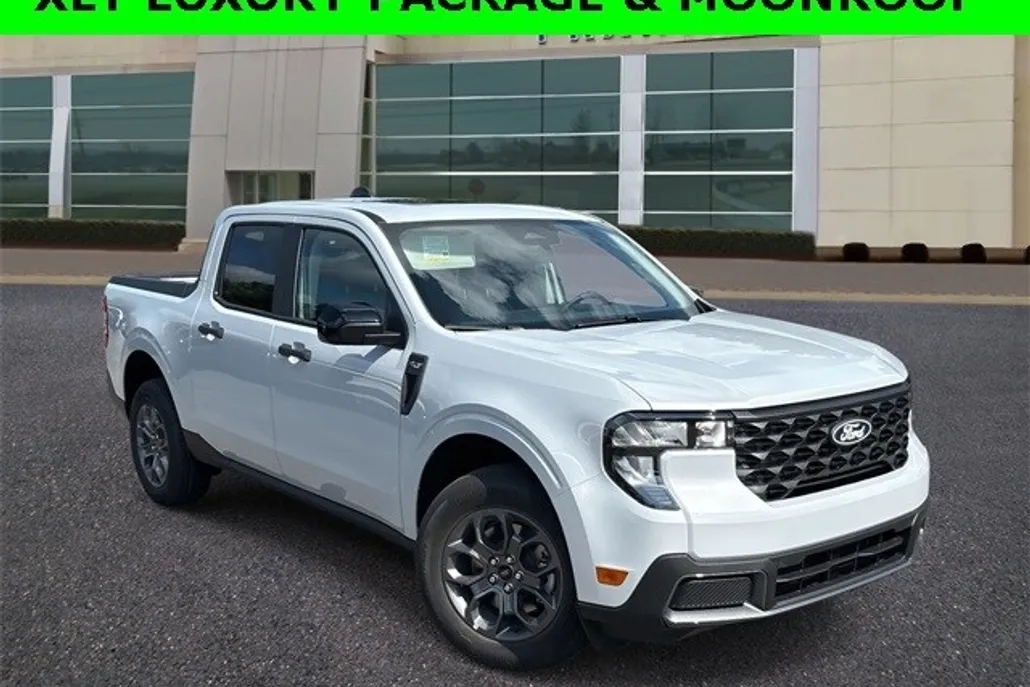 2025 Ford Maverick XLT photo 1