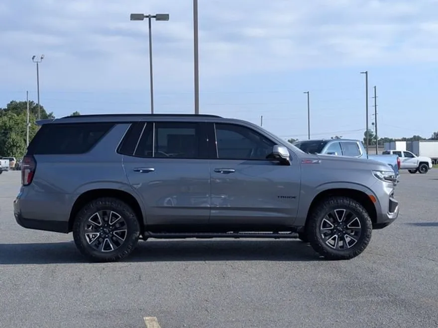 2021 Chevrolet Tahoe Z71 photo 1