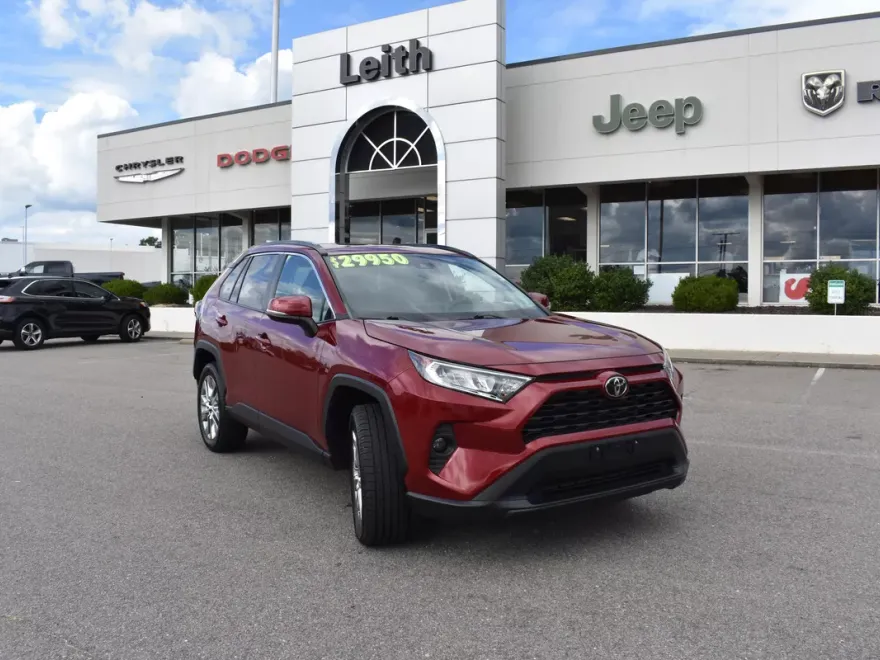 2020 Toyota RAV4 XLE Premium photo 1