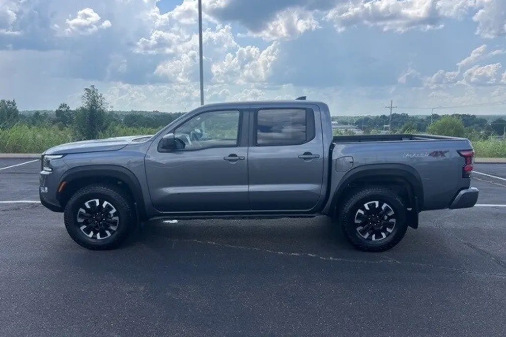 2024 Nissan Frontier PRO-4X photo 1
