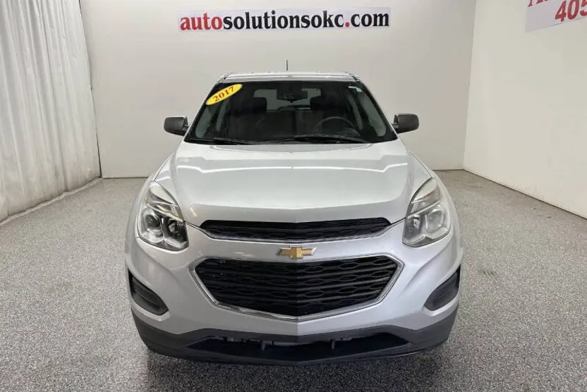 2017 Chevrolet Equinox LS photo 1