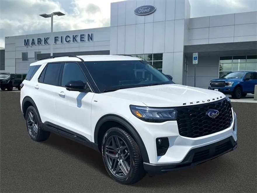 2025 Ford Explorer ST-Line photo 1